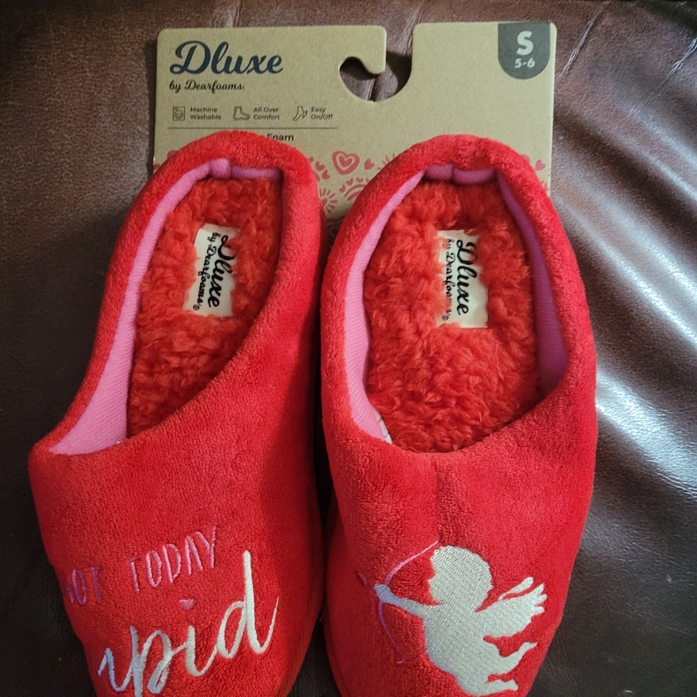 Dluxe by Dearfoams Shoes Womens Small Size 5-6 Red Memory Foam Cupid Slippers